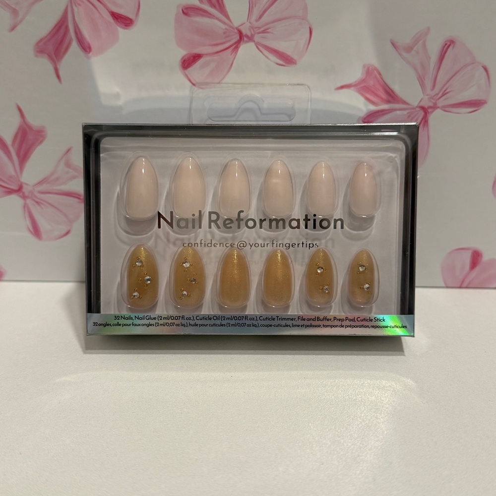 Nail Reformation Press-On Nails - Nude & Gold Rhinestone Set Short Almond